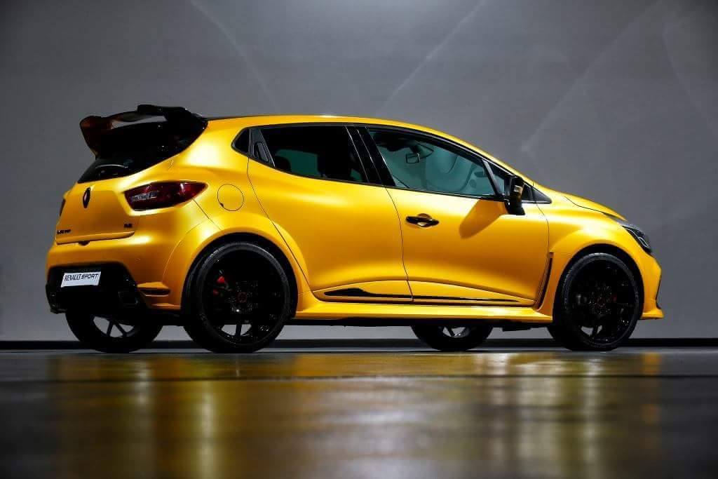 Meer body en meer vermogen voor Renault Clio R.S 16, die onthuld wordt tijdens de Monaco GP 2016.