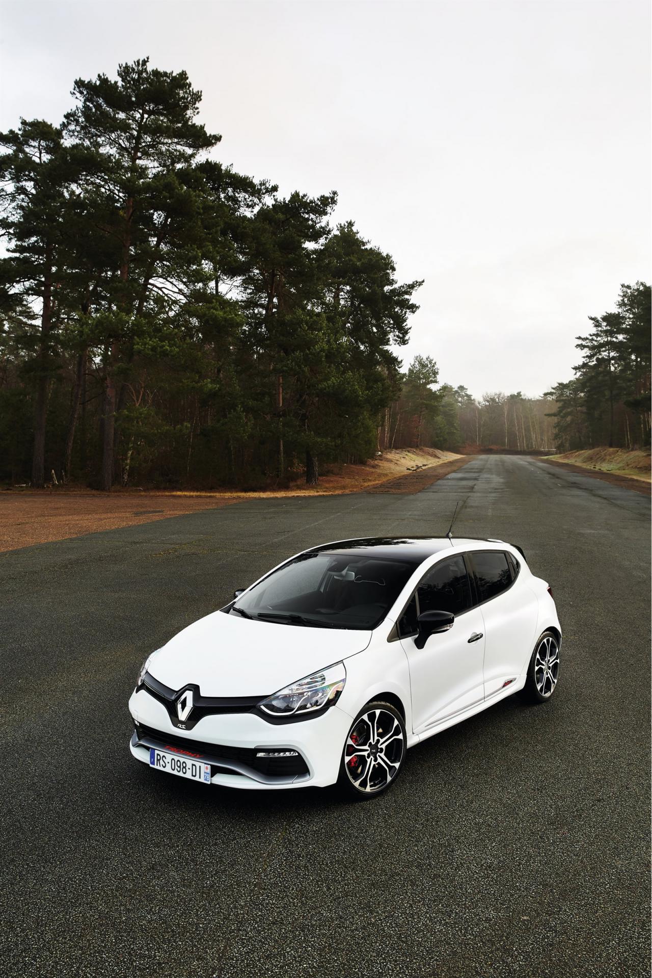 Renault Clio RS 220 Trophy EDC is sneller en krachtiger dan de standaard Clio RS