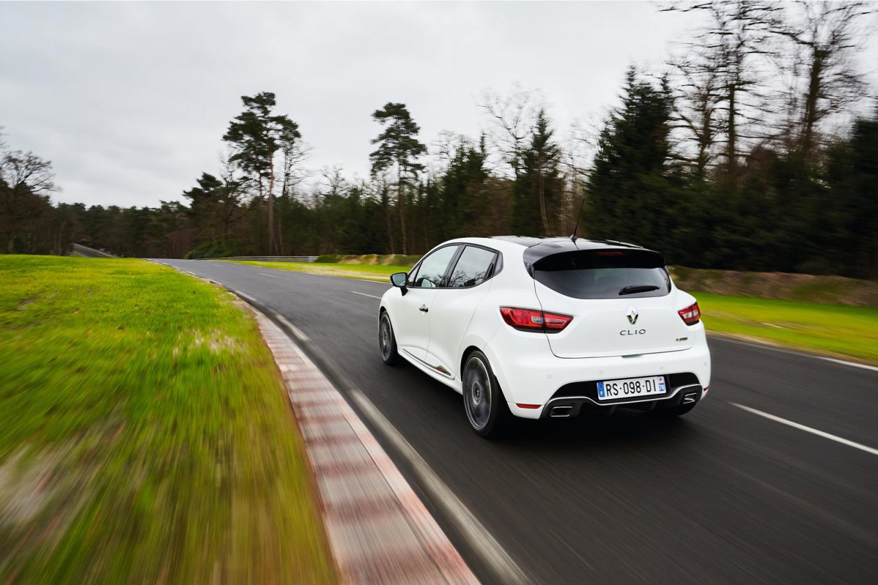 Renault Clio RS 220 Trophy EDC is sneller en krachtiger dan de standaard Clio RS