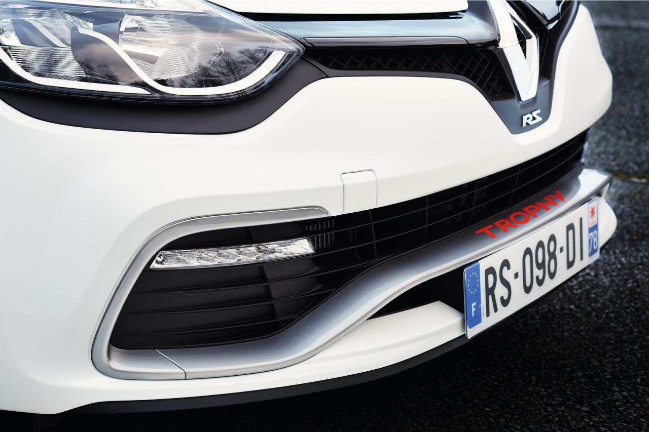 Renault Clio RS 220 Trophy EDC is sneller en krachtiger dan de standaard Clio RS