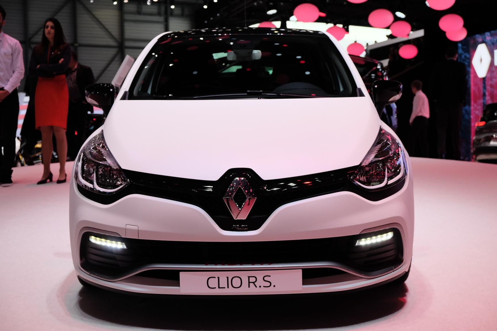 Renault Clio RS 220 Trophy EDC is sneller en krachtiger dan de standaard Clio RS