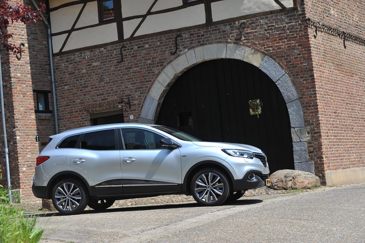 Renault biedt in de Kadjar sinds kort ook een 1,6 liter turbomotor die aanzienlijk pittiger is en vooral voordelen oplevert voor caravangebruikers.