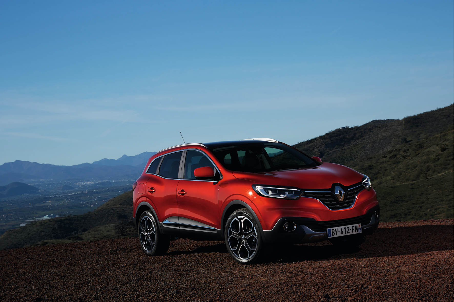 Renault heeft in Frankrijk het doek getrokken van de nieuwe C-segment crossover van het merk, de Kadjar.
