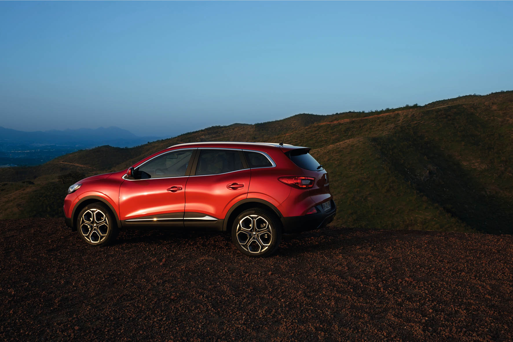 Renault heeft in Frankrijk het doek getrokken van de nieuwe C-segment crossover van het merk, de Kadjar.