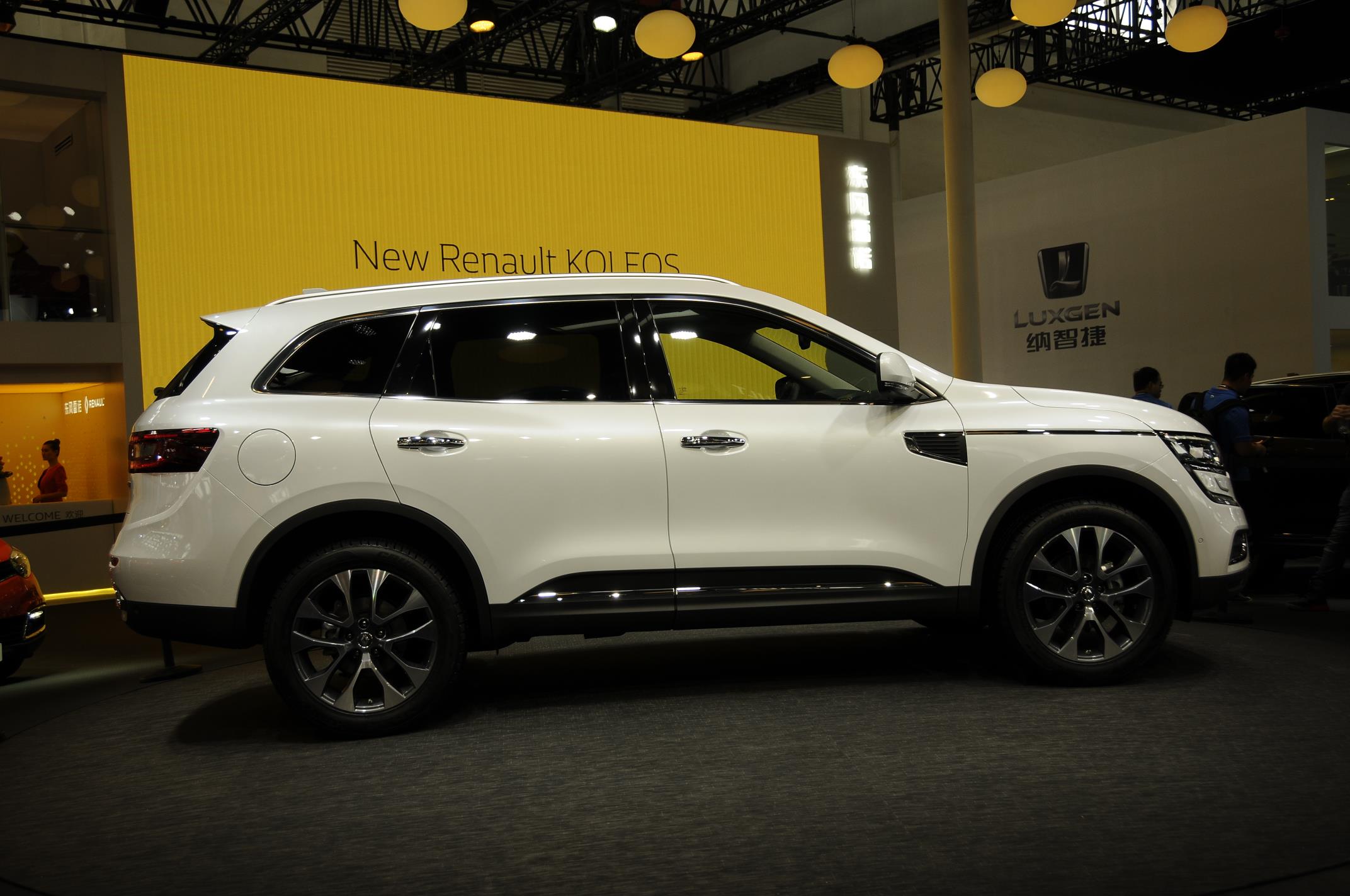De nieuwe Renault Koleos komt medio 2017 naar Europa met alleen dieselmotoren. De nieuwe SUV is parralel ontwikkeld aan de Talisman.