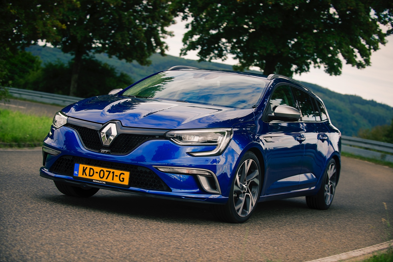 Autotest nieuwe Renault Mgane Estate. De redactie rijdt met de populaire stationwagon voorzien van de dCi 110, dCi 130 en de Mgane GT 205.