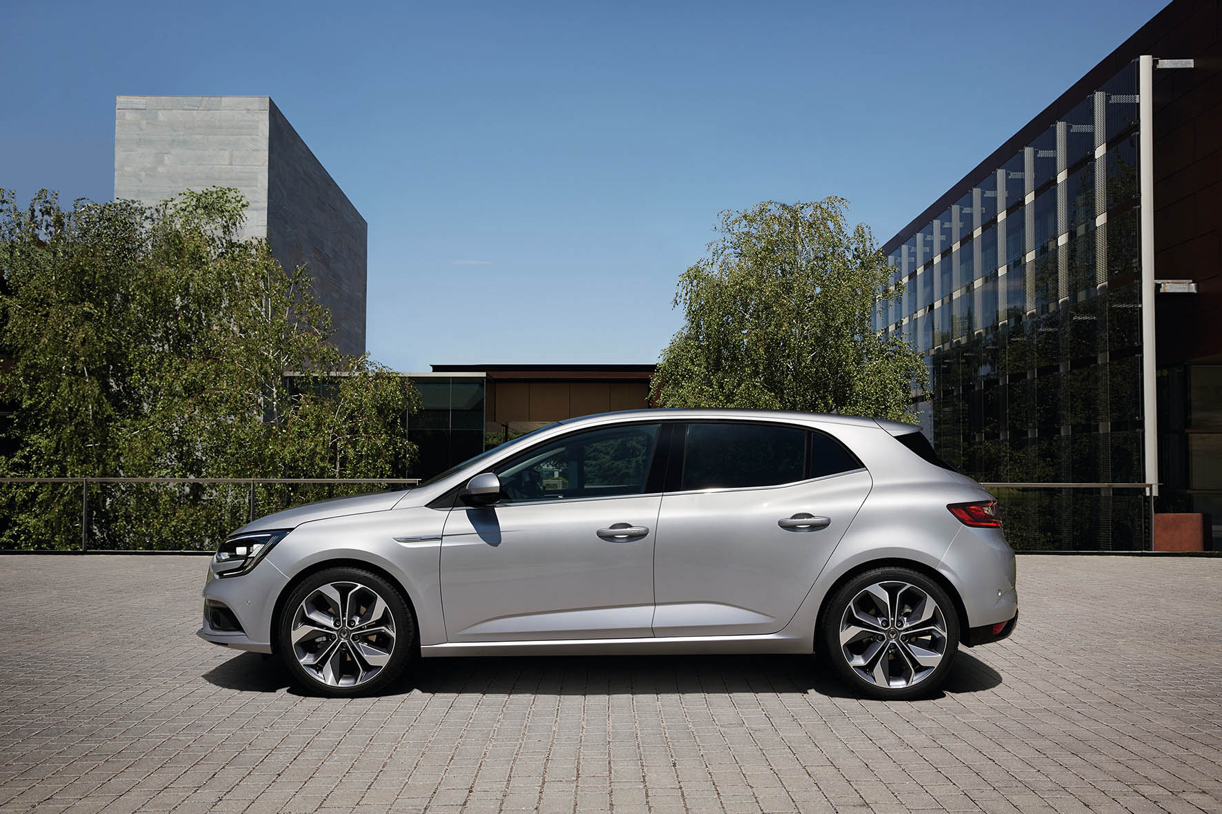 Renault Megane begin 2017 als dieselhybride met Hybrid Assist.
