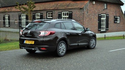 Twee jaar geleden werd de Renault Mgane vooral technisch in het nieuw gestoken, inmiddels heeft ook het uiterlijk een opfrisbeurt ondergaan.