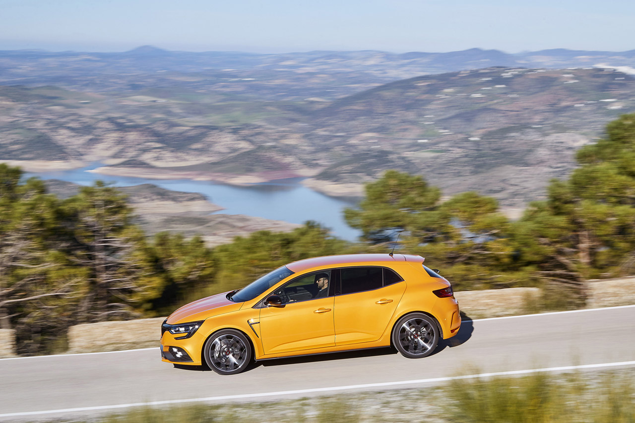 Renault heeft de prijzen bekend gemaakt van de nieuwe Mgane R.S. die vanaf nu bestelbaar is en in mei bij de dealer verschijnt.