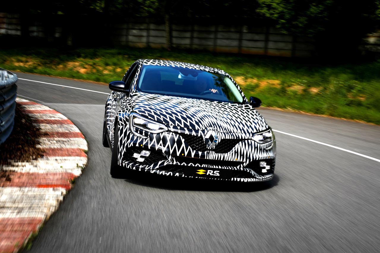 Renault rust de nieuwe Mgane R.S. uit met 4Control vierwielbesturing en komt met een keuze uit twee chassis.