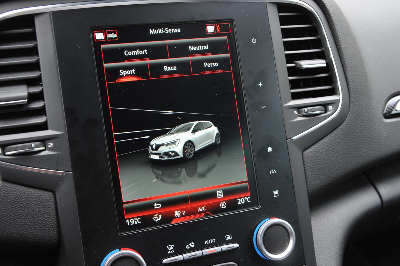 Renault zet met de nieuwste oplage van de Mgane R.S. weer een indrukwekkende auto neer.