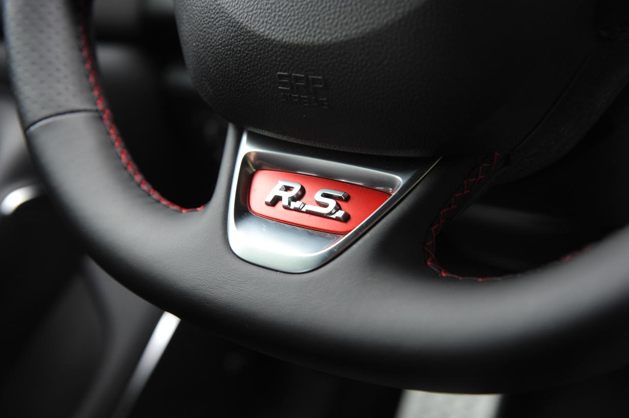Renault zet met de nieuwste oplage van de Mgane R.S. weer een indrukwekkende auto neer.