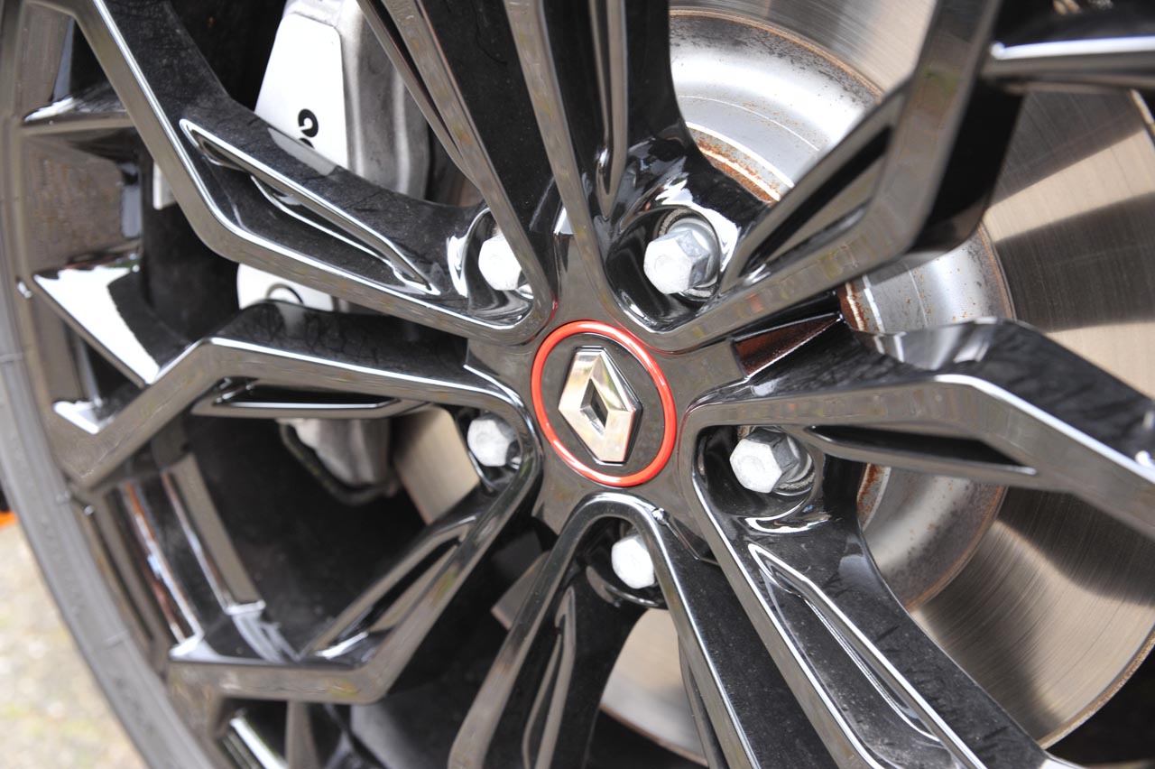 Renault zet met de nieuwste oplage van de Mgane R.S. weer een indrukwekkende auto neer.