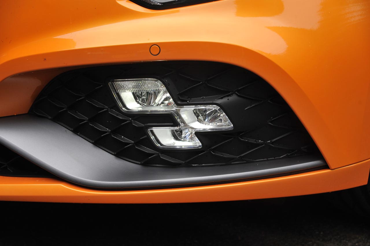 Renault zet met de nieuwste oplage van de Mgane R.S. weer een indrukwekkende auto neer.