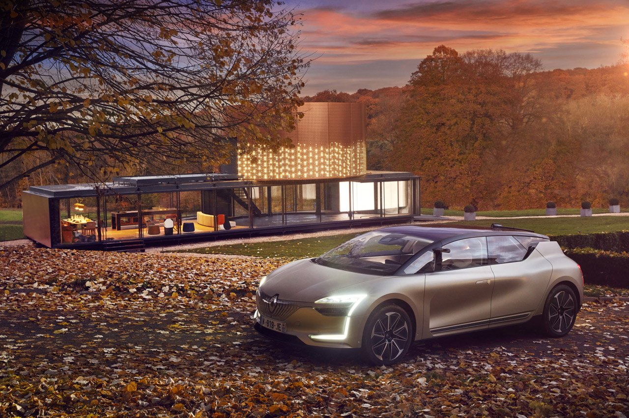 Renault heeft een afgeleide versie van de Symbioz conceptstudie gebouwd die inmiddels autonoom rijdend in de praktijk wordt getest.