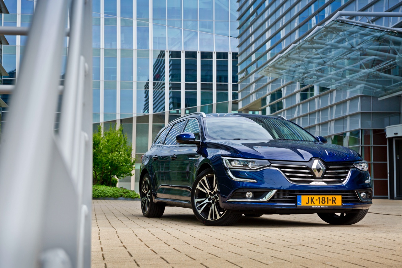 Autotest Renault Talisman Estate. We rijden de nieuwe Franse middenklasser als opvolger van de Laguna in de meest courante uitvoering met dCi 110 dieselmotor.