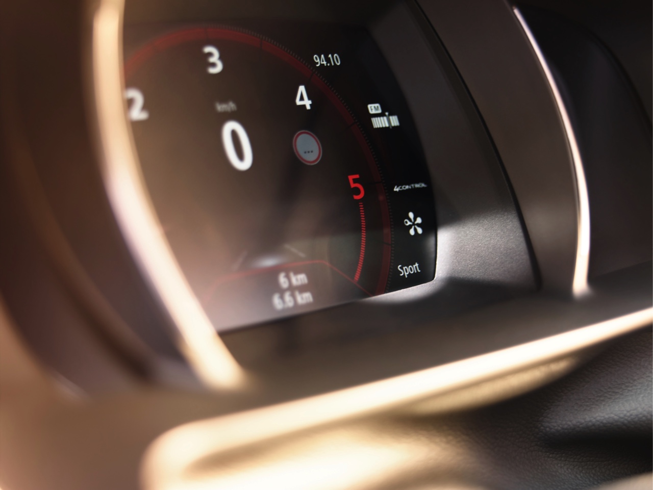 De Renault Laguna en Safrane hebben een opvolger in de vorm van de Talisman, de vierdeurs sedan van Renault die begin 2016 op de markt komt.