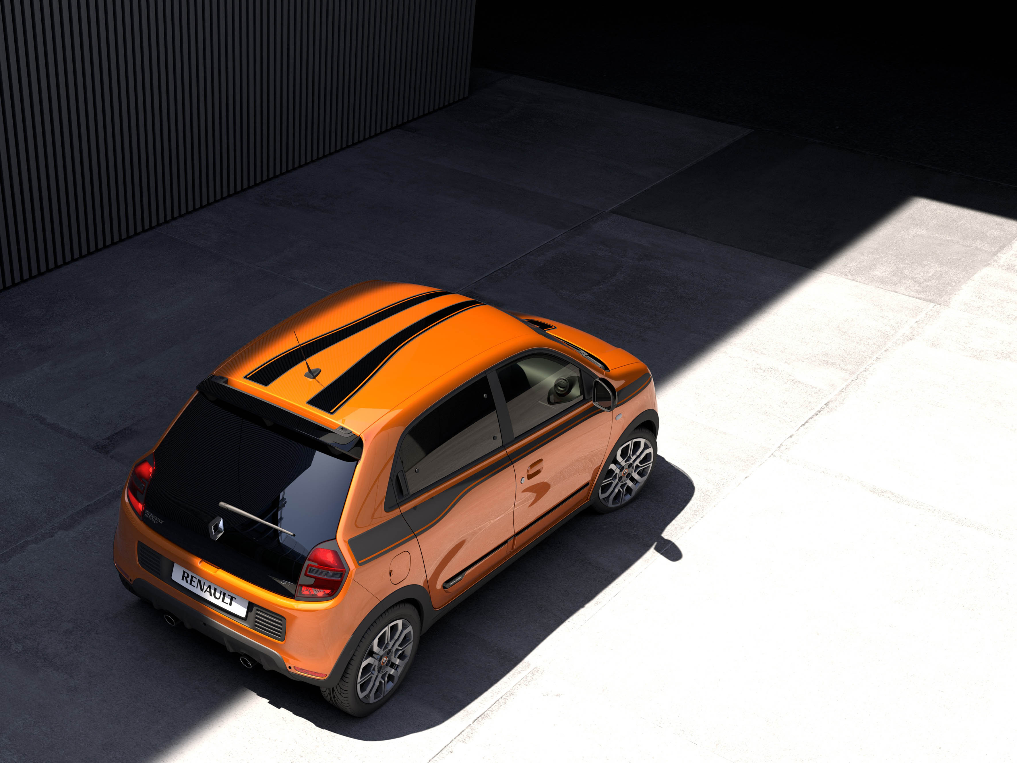 De Renault Twing GT is in het najaar van 2016 terug van weggeweest. Hij gaat aan de bak met de 110 pk sterke TCe 110 motor gekoppeld aan een handgeschakelde vijfbak.