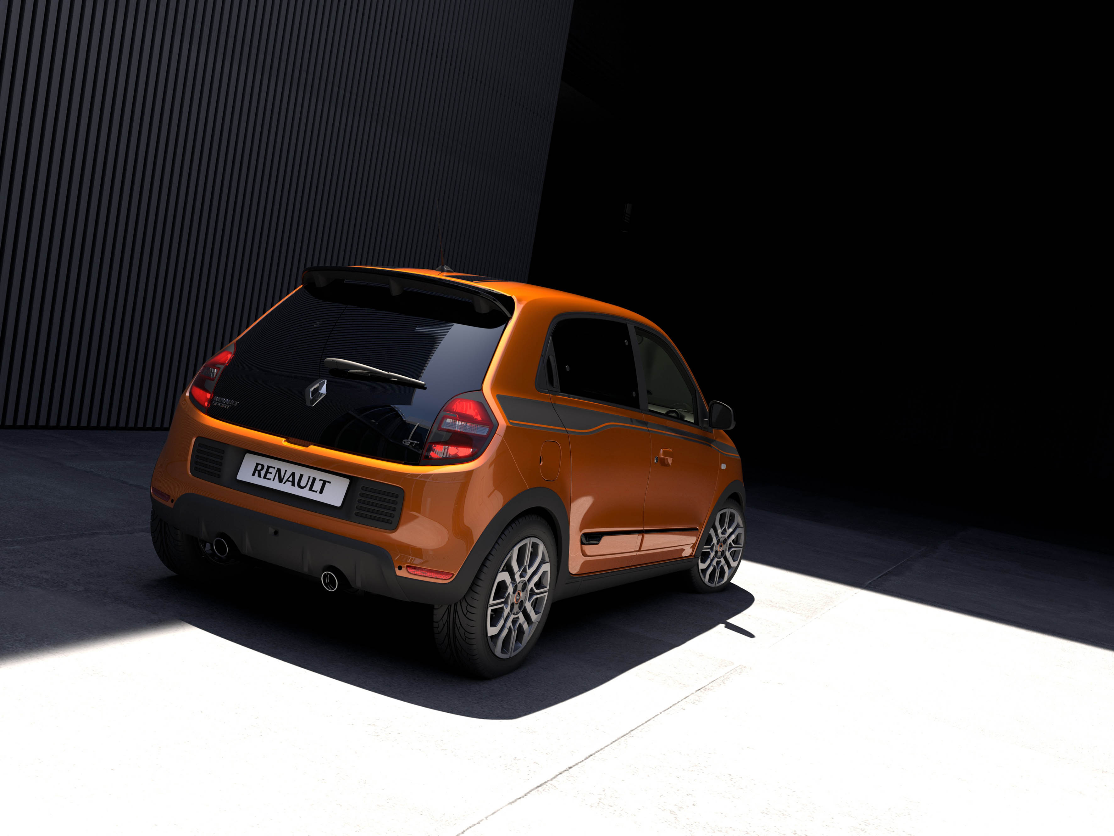 De Renault Twing GT is in het najaar van 2016 terug van weggeweest. Hij gaat aan de bak met de 110 pk sterke TCe 110 motor gekoppeld aan een handgeschakelde vijfbak.