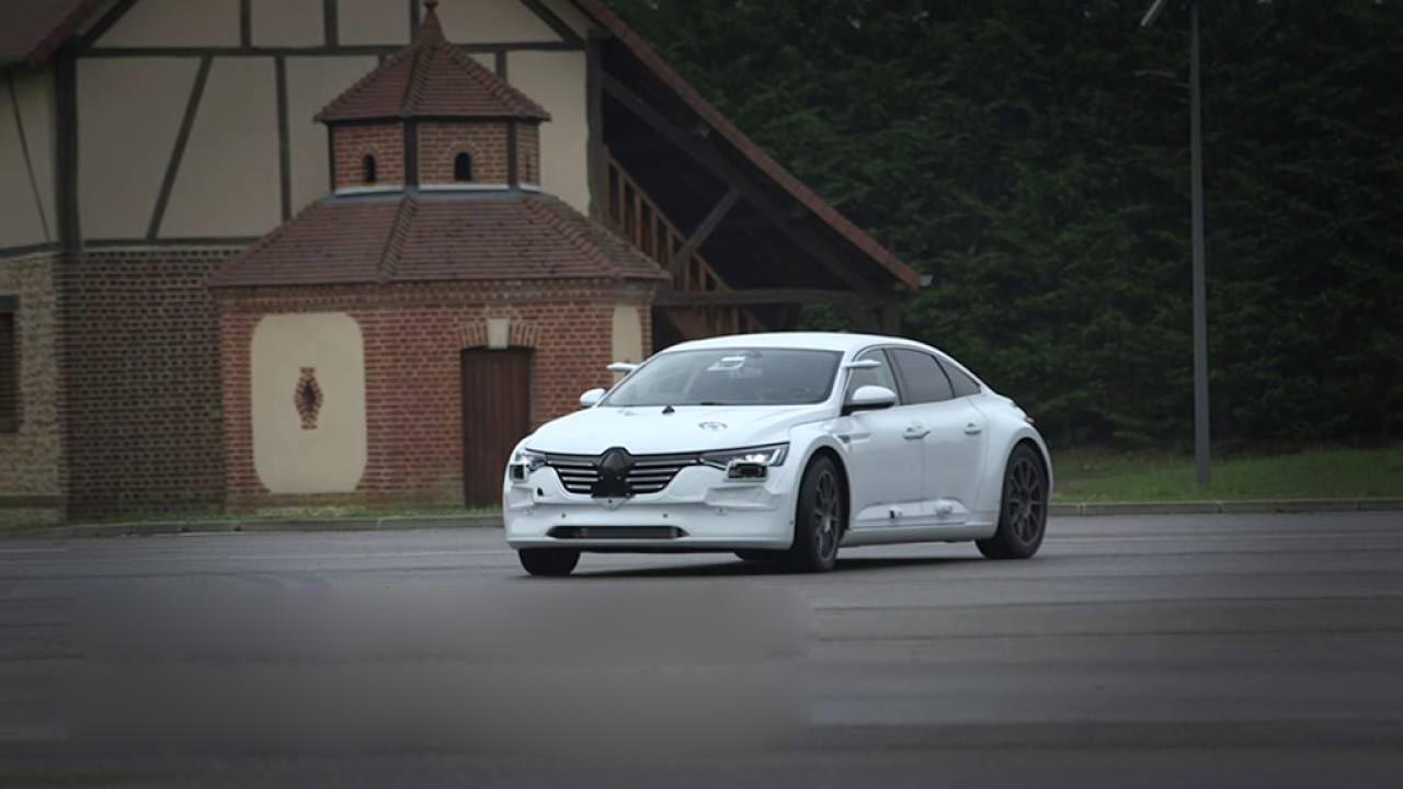Renault experimenteert met nieuwe elektrische aandrijftechnieken en autonoom rijden in de Espace en Talisman.