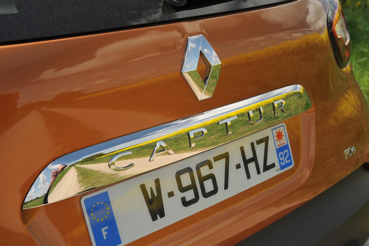 Kennismaking met de vernieuwde Renault Captur die vooral op details is verbeterd.