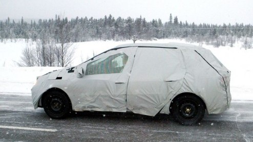 Als je directe concurrent een auto heeft die goed verkoopt, dan kan je zelf als automerk natuurlijk niet achterblijven. Op de fotos zien we dan ook het antwoord van Renault op de Peugeot 207 SW.