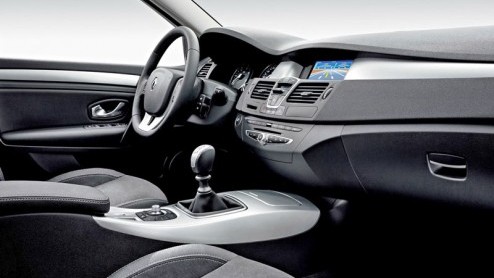 Na een hoop teasers en geruchten hebben we dan eindelijk de officile foto's voor je van misschien wel het belangrijkste model van Renault, de Laguna. Leaserijders opgelet!