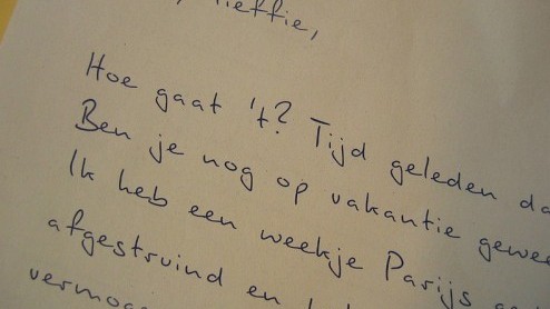 Honderden vrouwelijke Renault-rijders hebben aanstoot genomen aan de nieuwste reclamecampagne van het bedrijf. Circa 30.000 vrouwen die in een Twingo rijden of hebben gereden, kregen eind vorige week
