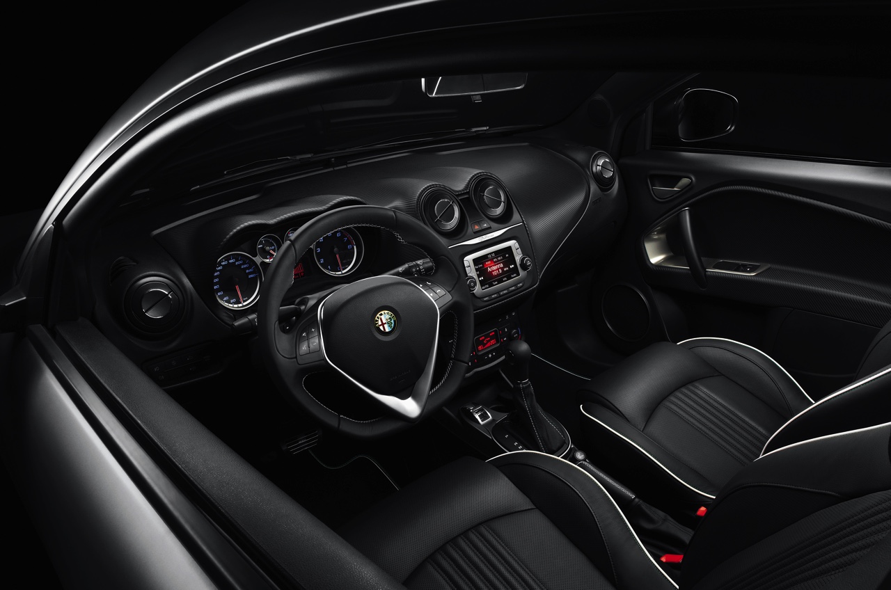 Autotest en rijimpressie met Alfa MiTo QV, grote broer Giulietta QV en de hit van 2015, de 4C Spider. Stap in het hart van Alfa Romeo.