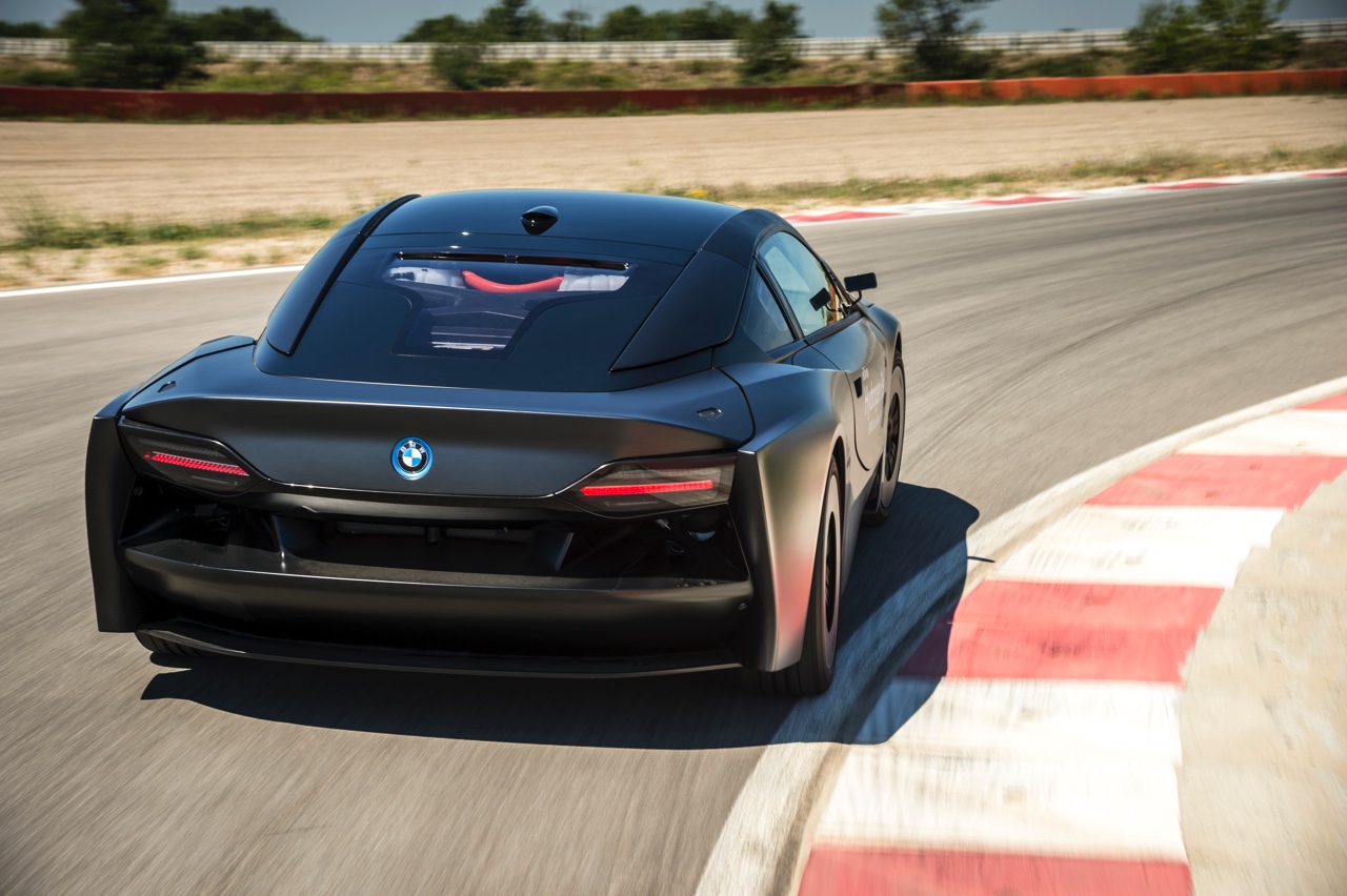 Rijden met de toekomst van BMW in de 5 Serie Gran Turismo op waterstof (hydrogen).