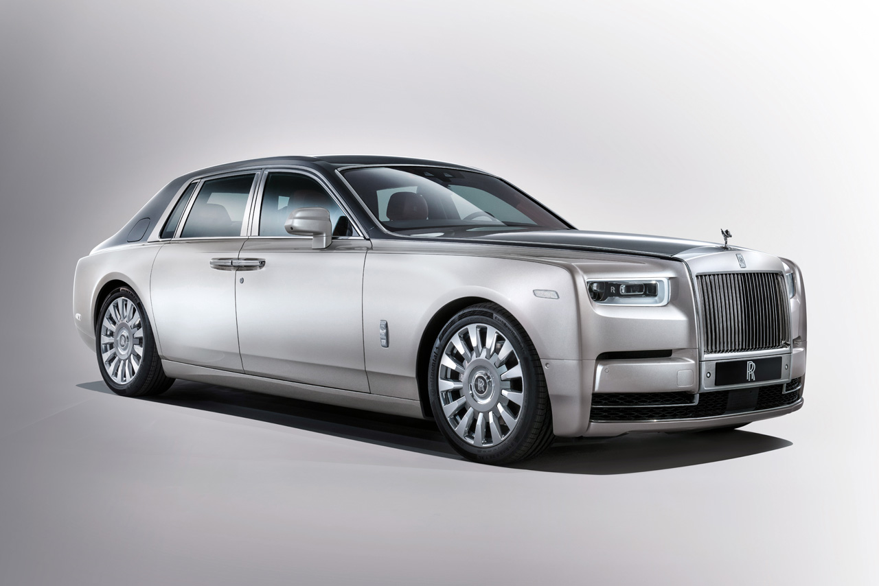 Rolls-Royce lanceert de achtste generatie Phantom op een compleet nieuwe basis met een nieuw ontwikkelde V12 biturbomotor en met de meest vooraanstaande technologie.