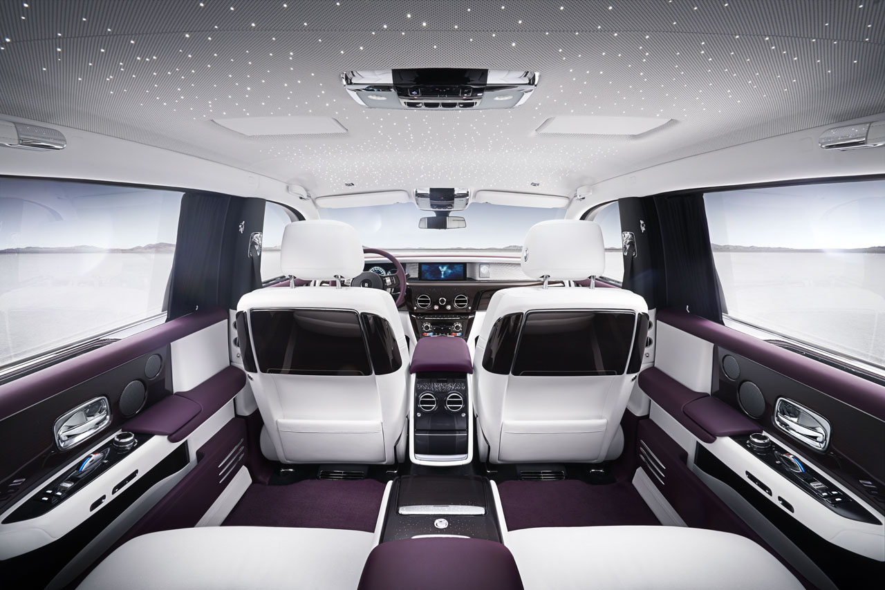 Rolls-Royce lanceert de achtste generatie Phantom op een compleet nieuwe basis met een nieuw ontwikkelde V12 biturbomotor en met de meest vooraanstaande technologie.