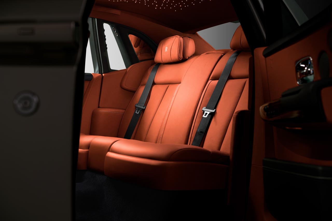 Rolls-Royce lanceert de achtste generatie Phantom op een compleet nieuwe basis met een nieuw ontwikkelde V12 biturbomotor en met de meest vooraanstaande technologie.