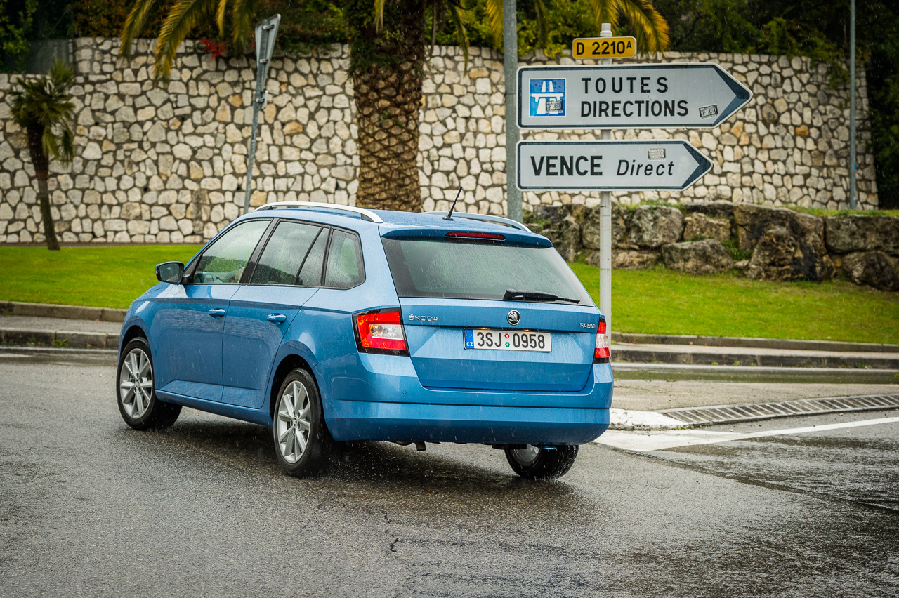 Autotest Skoda Fabia Combi 1.2 TSI 90 pk, het nieuwe ruimtewonder in een leuke verpakking.