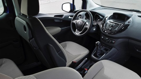 Test Ford Tourneo Courier 1.0 EcoBoost Titanium, de kleinste maar toch ruime variant in de Tourneo-reeks van Ford.