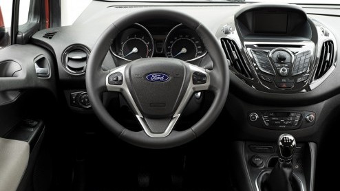Test Ford Tourneo Courier 1.0 EcoBoost Titanium, de kleinste maar toch ruime variant in de Tourneo-reeks van Ford.