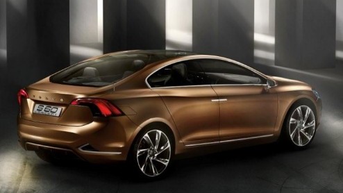 Volvo zet de gang er in met het doorschemeren van de nieuwe S60, die in 2010 verschijnt. Als eerste krijgen we de concept te zien, die in januari 2009 wordt onthuld tijdens de Detroit Motor Show. Dit