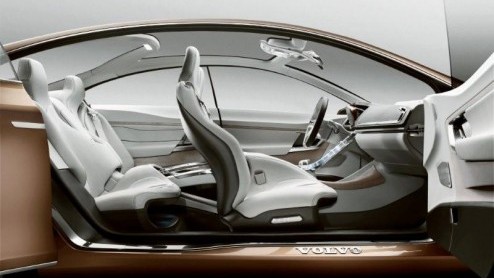 Volvo zet de gang er in met het doorschemeren van de nieuwe S60, die in 2010 verschijnt. Als eerste krijgen we de concept te zien, die in januari 2009 wordt onthuld tijdens de Detroit Motor Show. Dit