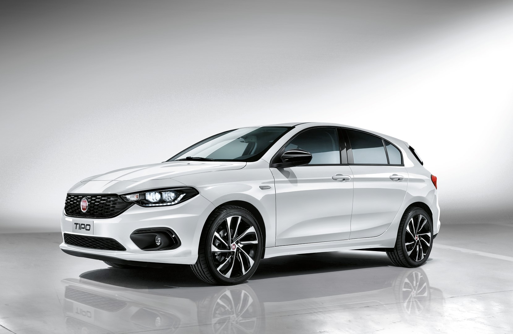 Fiat levert de Tipo en 500X binnenkort ook als S-Design. Een nieuwe uitvoering, die de autos een sportievere, maar stijlvolle uitstraling moet geven.