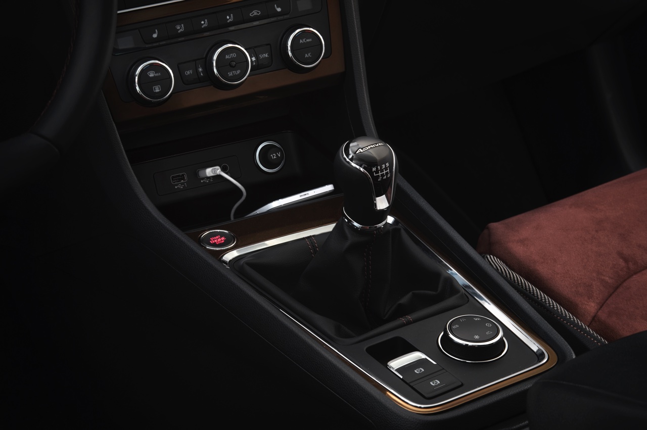 SEAT volgt de markt van de steeds populairdere SUV?s. De nieuwe SEAT Ateca is het eerste antwoord van het merk en hij richt direct zijn pijlers op de gevestigde orde. AutoVandaag deed een rijtest.