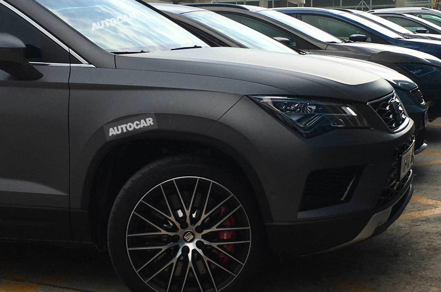 Er is een ongecamoufleerde testauto opgedoken van SEAT, in de vorm van een Ateca Cupra. Die wordt waarschijnlijk krachtiger en sneller dan de sterkte Volkswagen Tiguan.