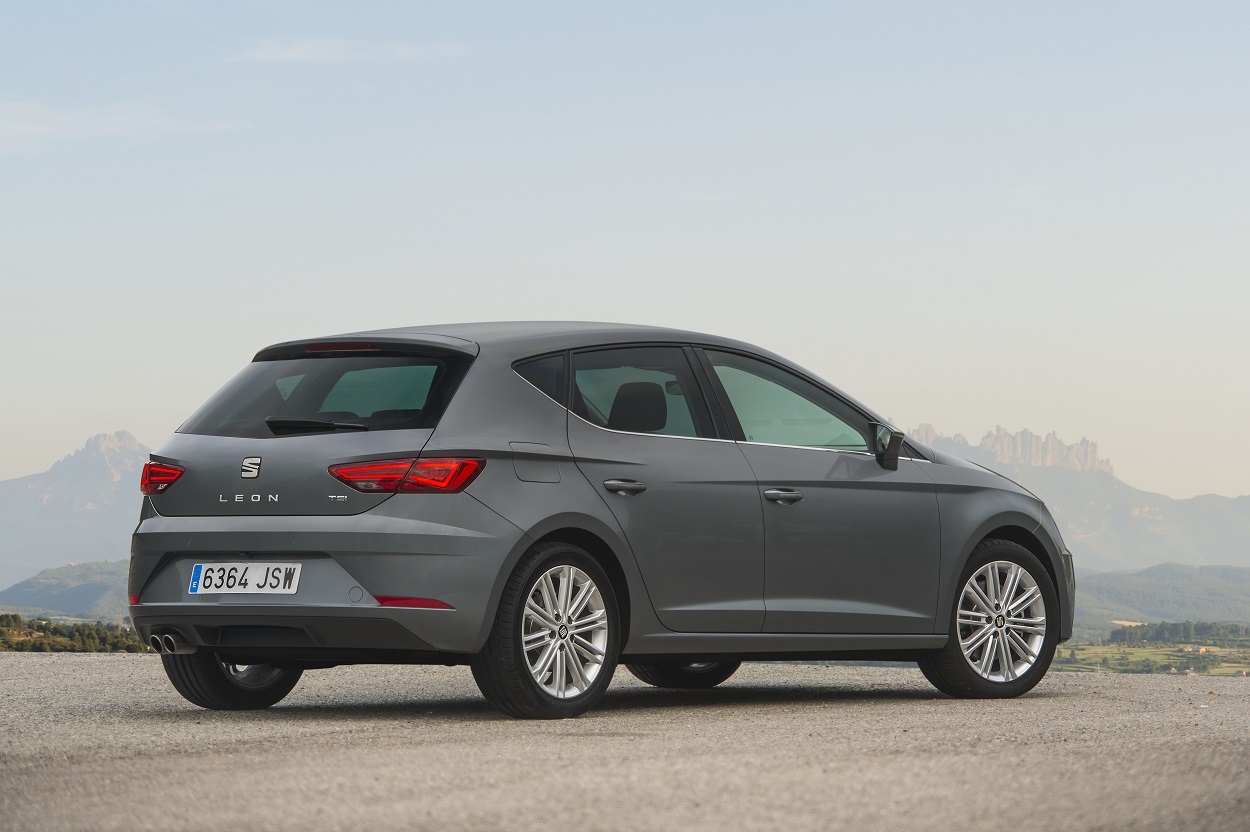 De gefacelifte SEAT Leon is nu van prijzen voorzien. De auto staat in de showroom vanaf 21.900 euro en is per direct te bestellen.