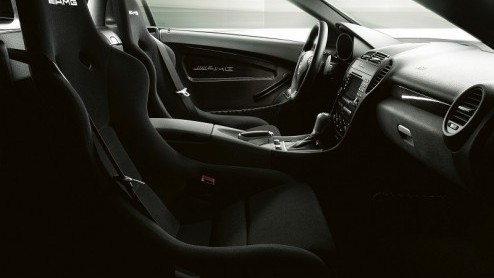 De heren van AMG waren duidelijk nog niet tevreden met de de SLK 55 AMG. Er is namelijk besloten om een Special Edition op de markt te zetten die nog sneller is dan de huidige SLK AMG.