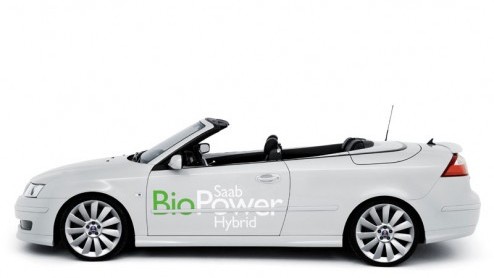 Saab heeft het voor elkaar gekregen om zijn BioPower motor nog schoner te krijgen. De motor die op bio-ethanol loopt krijgt in de 9-3 BioPower Hybrid Concept hulp van 2 elektromotoren die samen 53 kW 