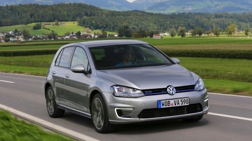 Autotest Volkswagen Golf GTE, de eerste Golf plug-in hybride. In Nederland voor zakelijk rijders met 7% bijtelling vanaf 119 euro per maand.