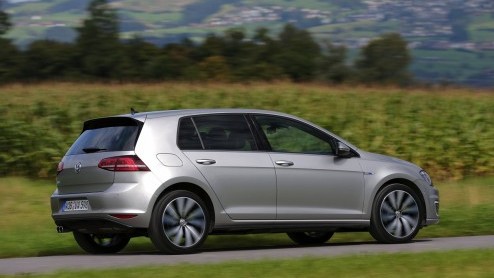 Autotest Volkswagen Golf GTE, de eerste Golf plug-in hybride. In Nederland voor zakelijk rijders met 7% bijtelling vanaf 119 euro per maand.