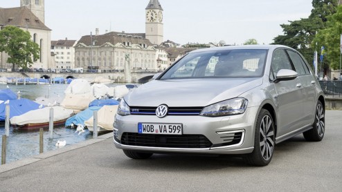 Autotest Volkswagen Golf GTE, de eerste Golf plug-in hybride. In Nederland voor zakelijk rijders met 7% bijtelling vanaf 119 euro per maand.
