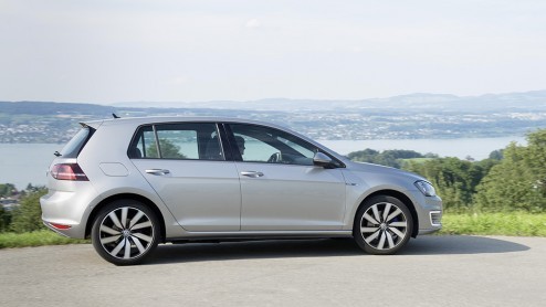 Autotest Volkswagen Golf GTE, de eerste Golf plug-in hybride. In Nederland voor zakelijk rijders met 7% bijtelling vanaf 119 euro per maand.