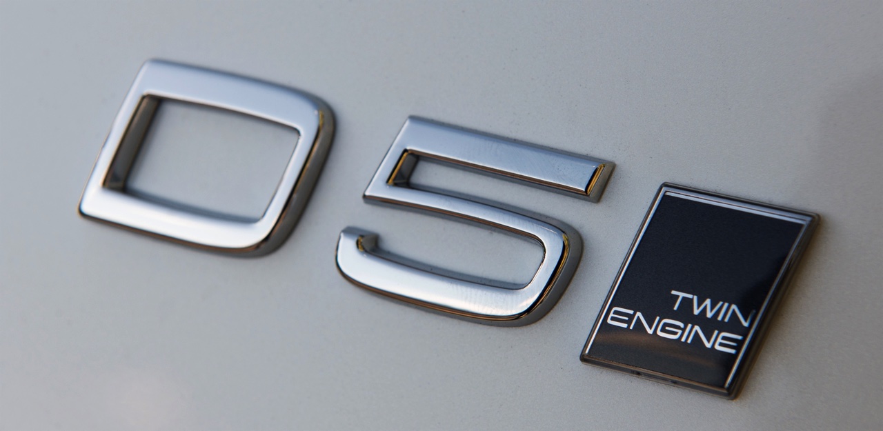 Autotest Volvo V60 D5 Twin Engine, de plug-in hybride met in 2016 nog vijf jaar lang 15% bijtelling. Wat heeft de Zweedse Estate te bieden voor de lease? Wij stappen in.