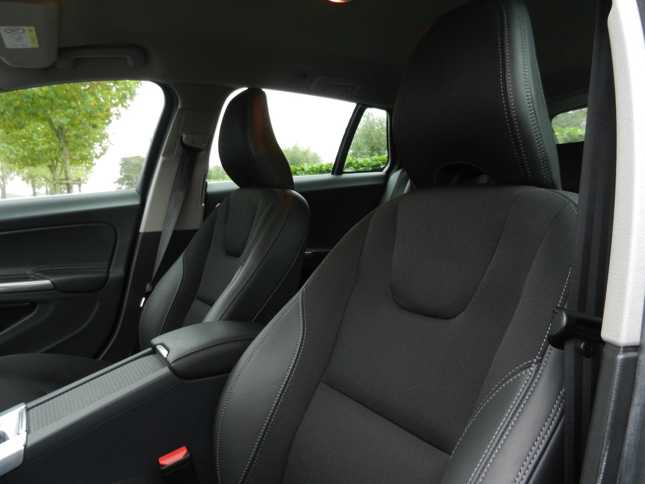 Autotest Volvo V60 D5 Twin Engine, de plug-in hybride met in 2016 nog vijf jaar lang 15% bijtelling. Wat heeft de Zweedse Estate te bieden voor de lease? Wij stappen in.